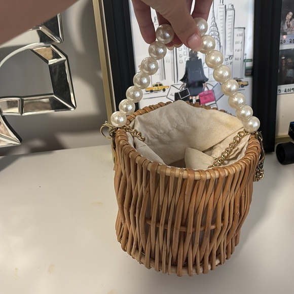 Pearl and Wicker bag - Picture 4 of 4